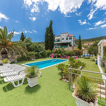 Villa Unique Sur La Plage Pour Des Vacances Inoubliables En Famille Ou Entre Amis Pour 10 Personnes Slatine Zewnętrze zdjęcie