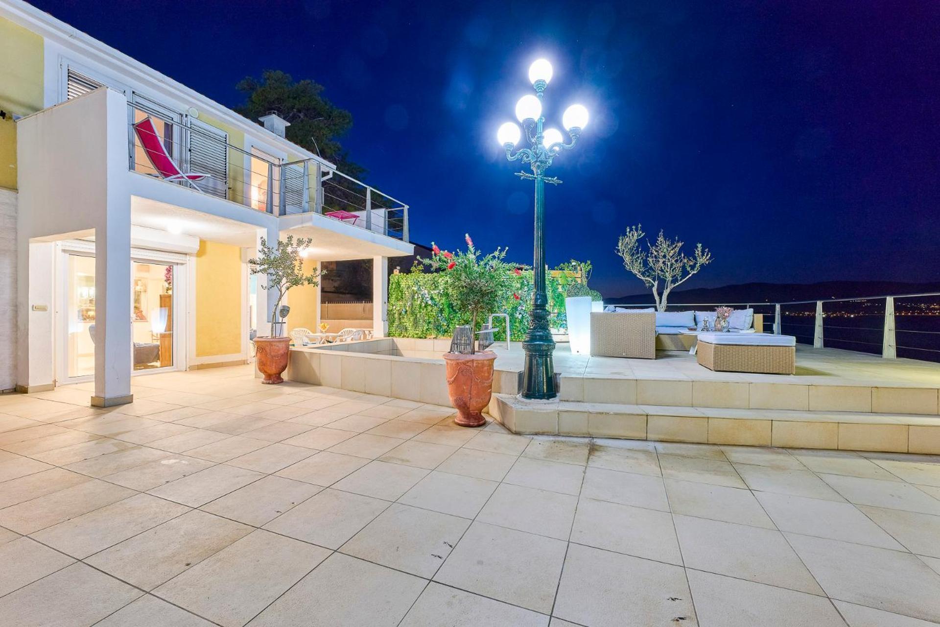 Villa Unique Sur La Plage Pour Des Vacances Inoubliables En Famille Ou Entre Amis Pour 10 Personnes Slatine Zewnętrze zdjęcie