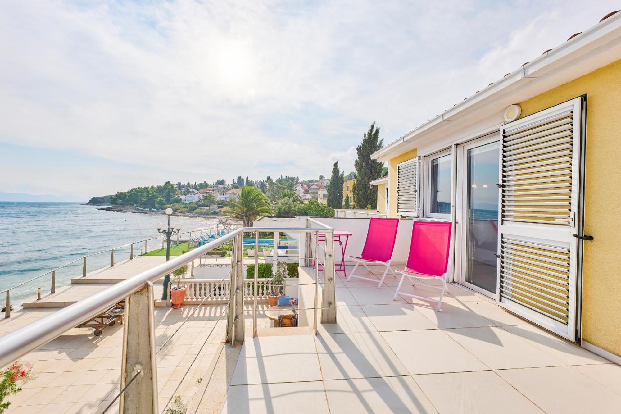 Villa Unique Sur La Plage Pour Des Vacances Inoubliables En Famille Ou Entre Amis Pour 10 Personnes Slatine Zewnętrze zdjęcie
