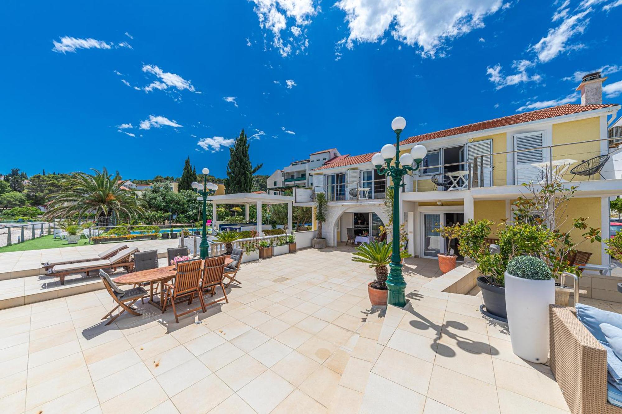 Villa Unique Sur La Plage Pour Des Vacances Inoubliables En Famille Ou Entre Amis Pour 10 Personnes Slatine Zewnętrze zdjęcie